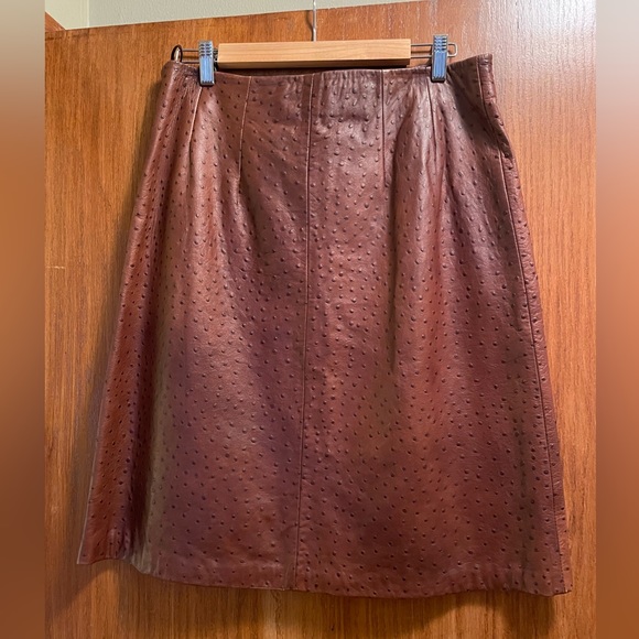 Vintage never worn Guy Fulop brown “leather” skirt. US Size 10; euro 46. - Picture 2 of 10